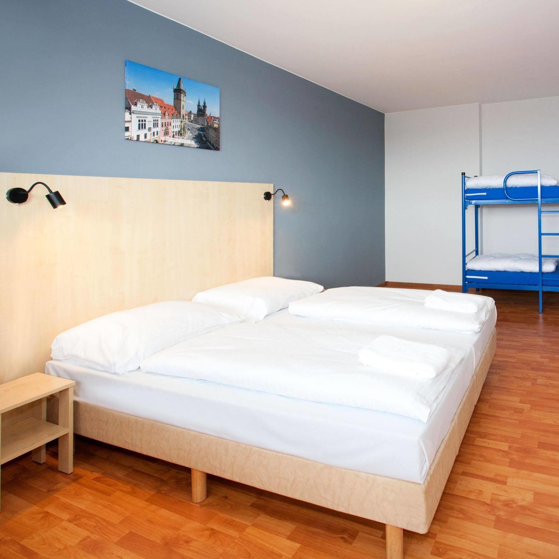 Auberge de jeunesse A&o Metro Strizkov